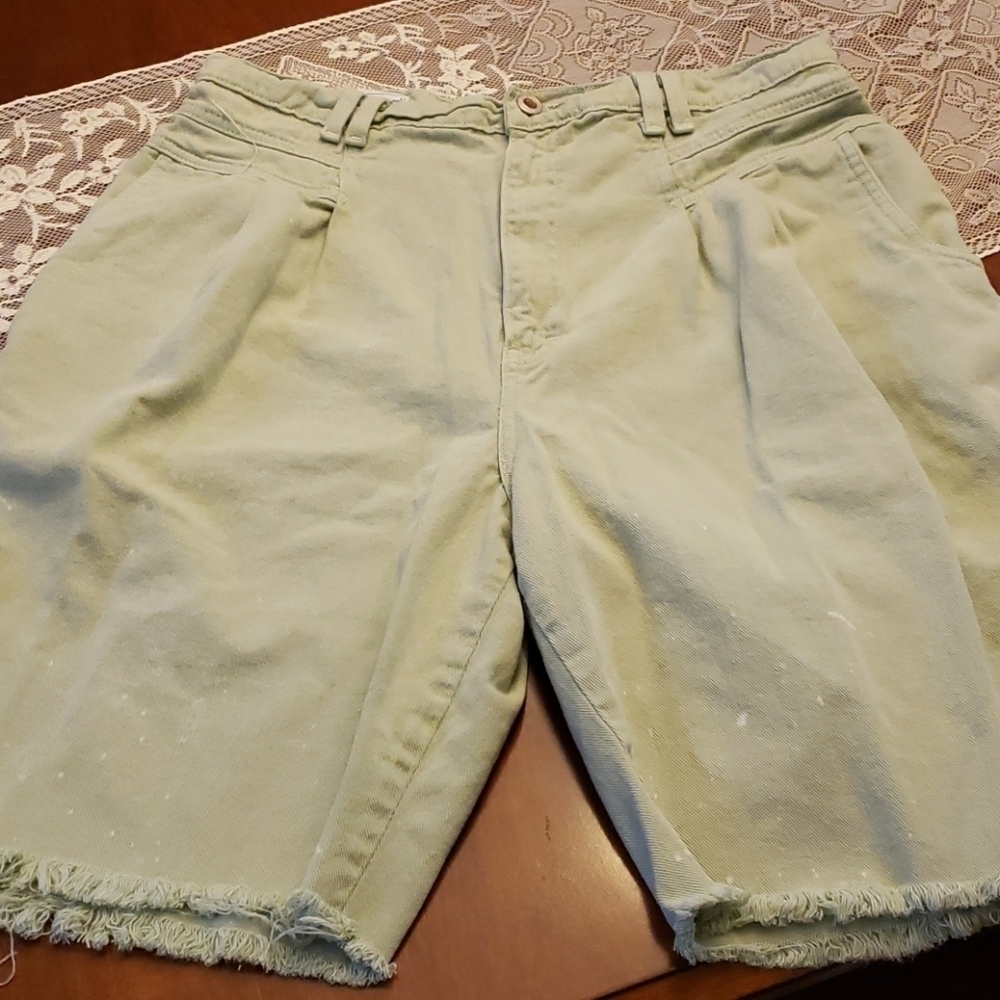 VINTAGE High Waist Pleated Cutoff Distress Shorts